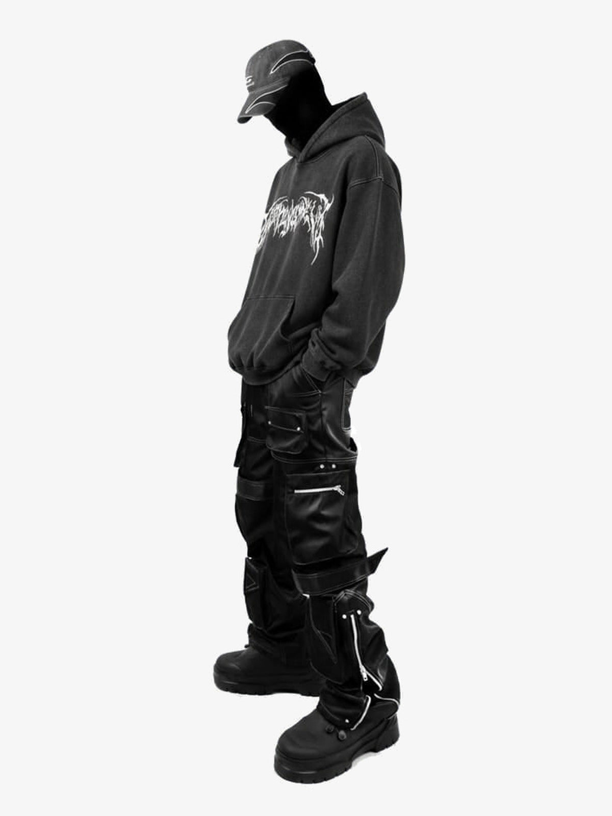 Metal Font Graphic Hoodie – am Model, Seitenansicht | XoKool