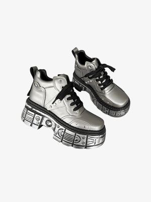 Zapatillas metalizadas con plataforma – par plateado, vista en ángulo (alt) | XoKool