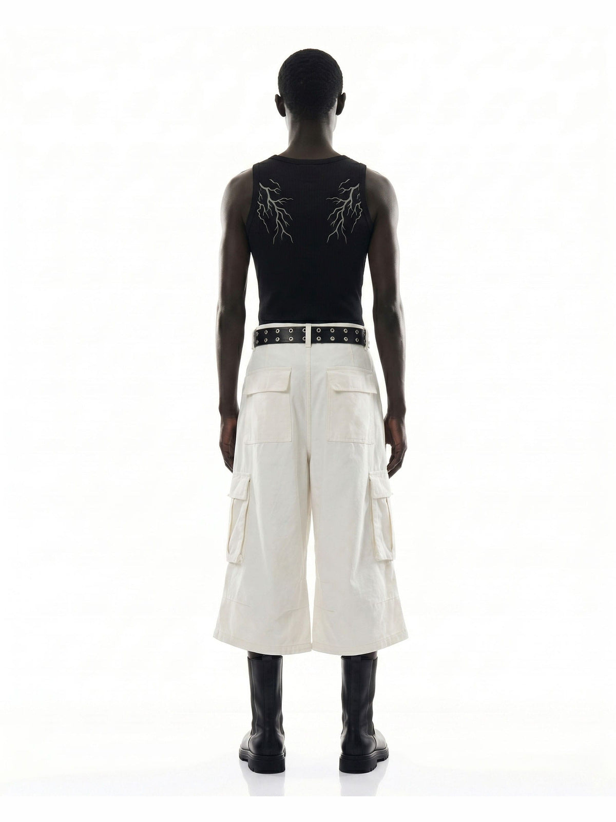 Cargoshorts mit Blitz-Print – am Model, hinten | XoKool