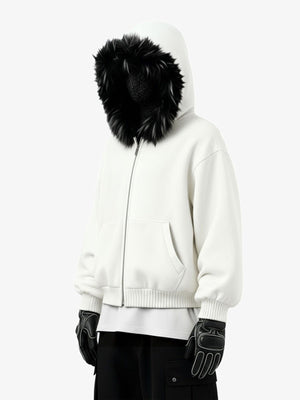 Zip Hoodie mit Fellkapuze – am Model, Seitenansicht | XoKool