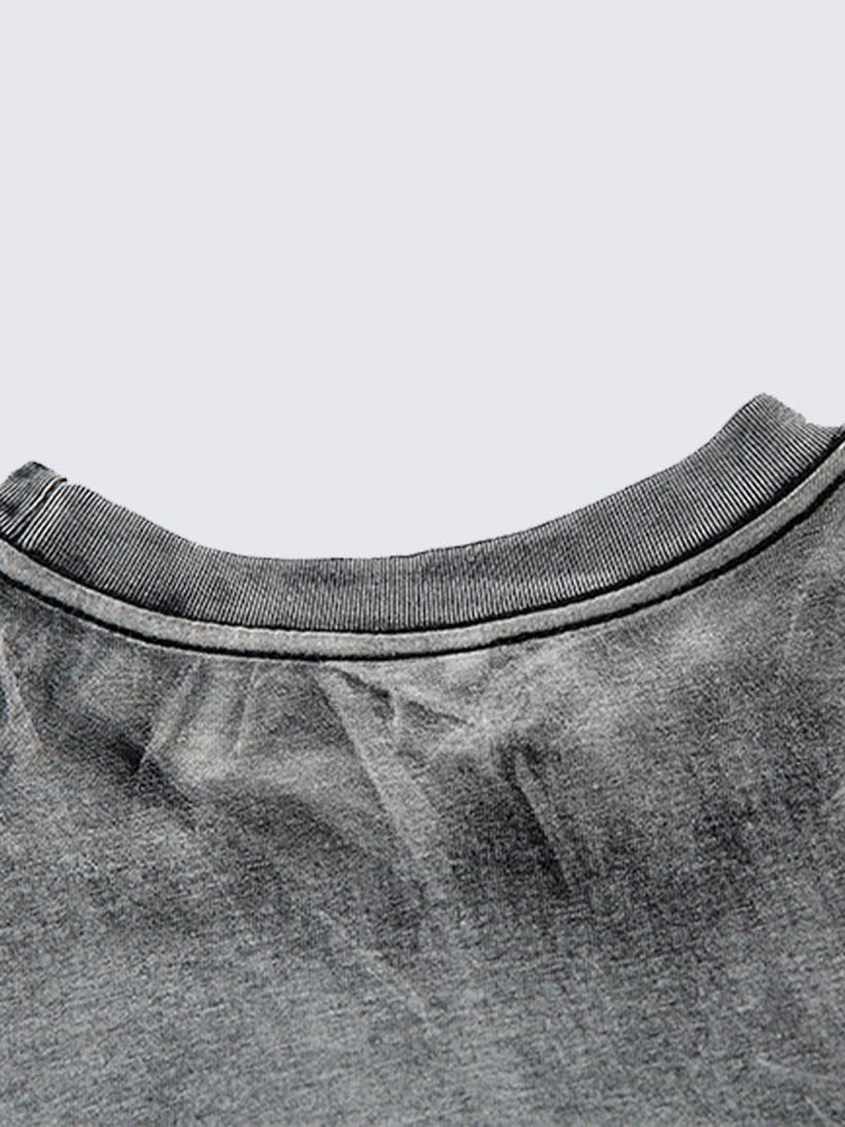 Ombré Tanktop mit Anhänger und ausgefranstem Saum – Nahaufnahme Ausschnitt | XoKool