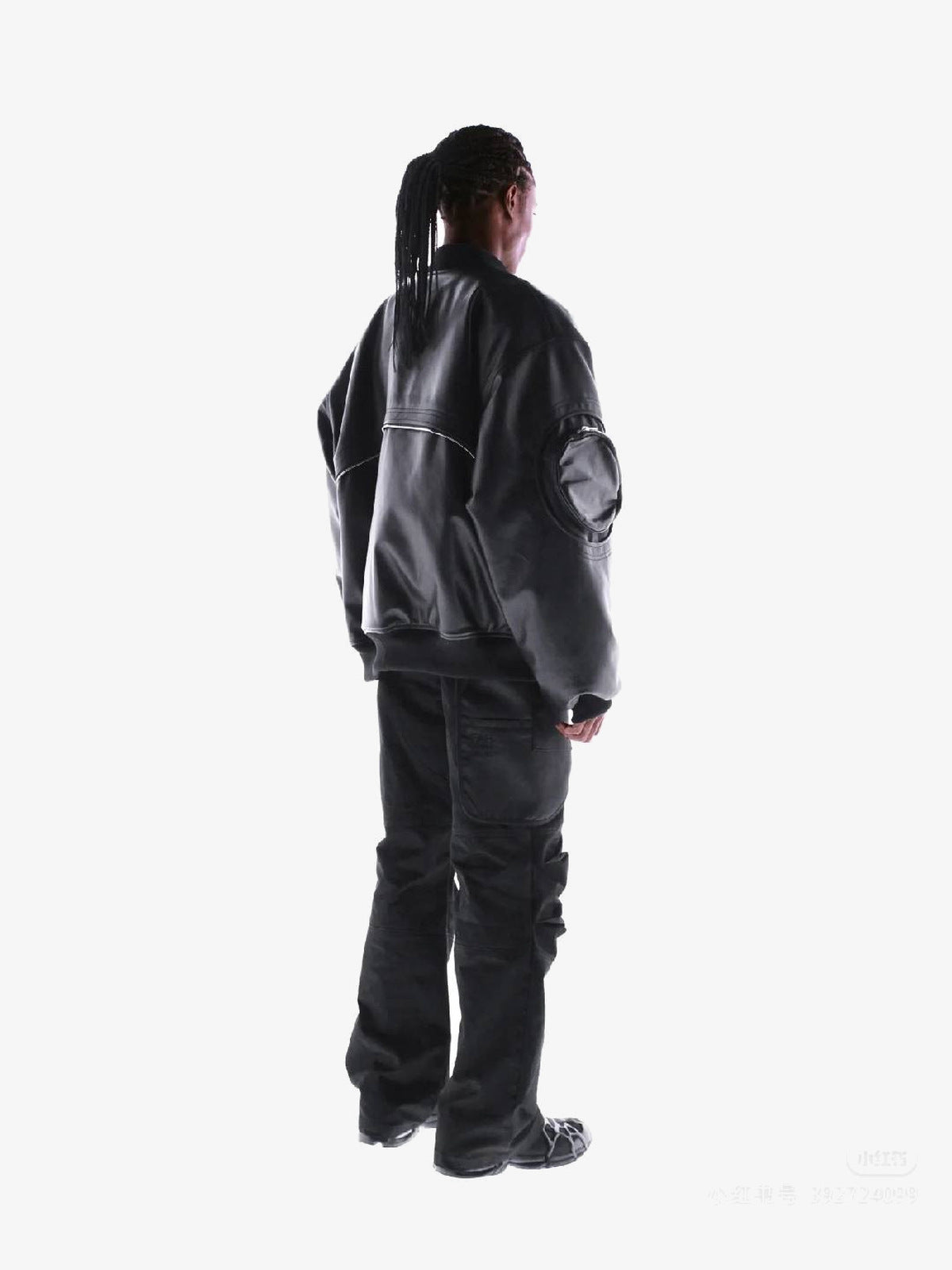 Chaqueta bomber de cuero sintético – En modelo, frente | XoKool