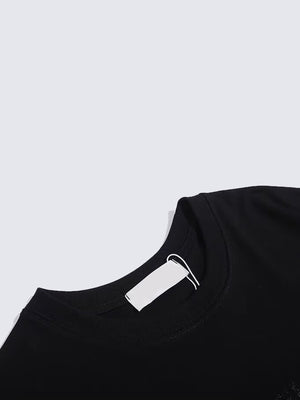Gothic t-shirt – black neckline close-up | XoKool