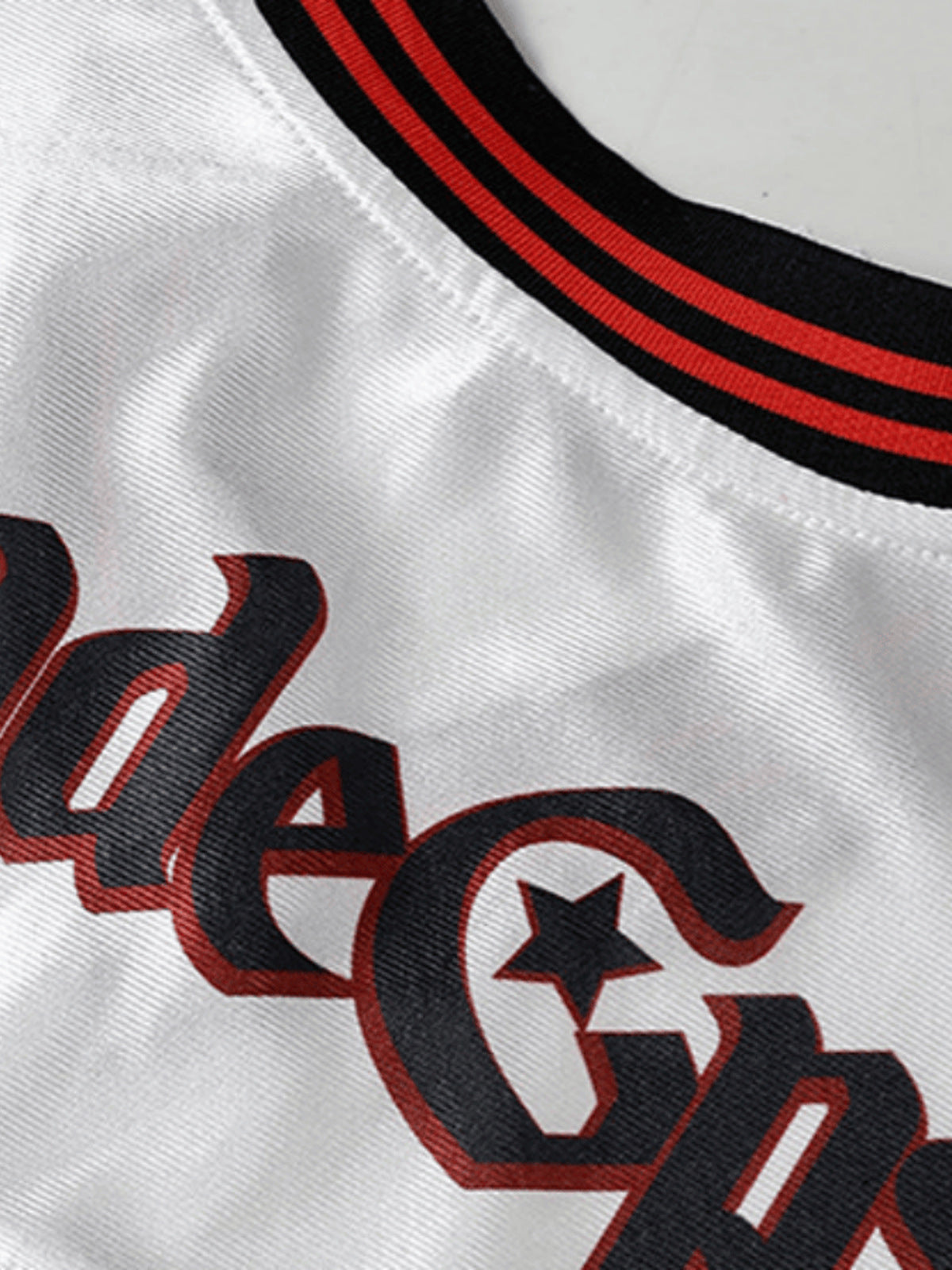Mesh football jersey – collar and back print close-up | XoKool