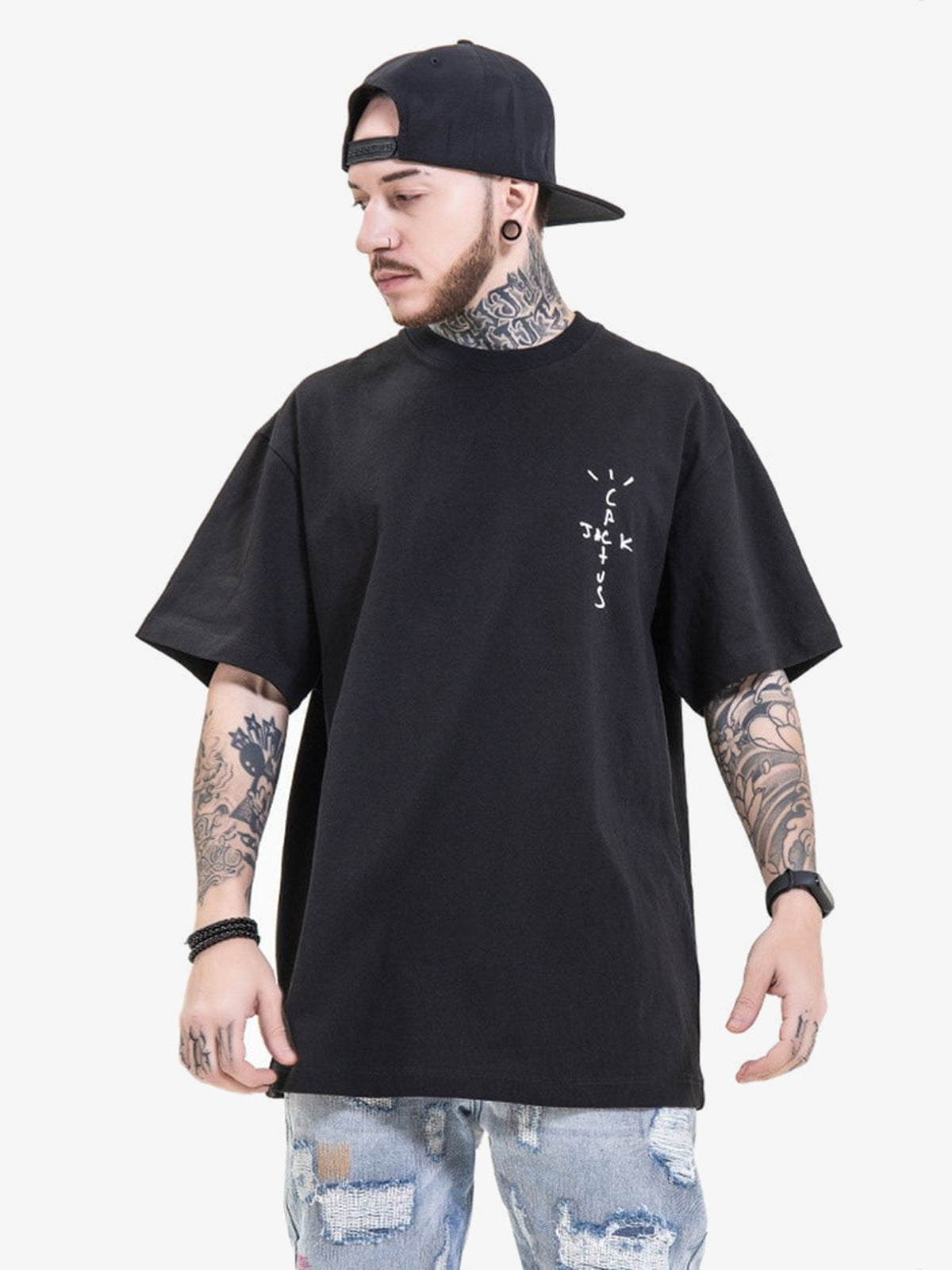 Oversized Fotoprint T-Shirt mit Grafik auf dem Rücken – am Model, Schwarz, Vorderseite | XoKool