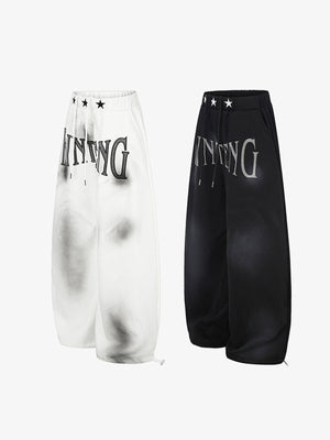 Oversized Jogginghose – Weiß und Schwarz nebeneinander | XoKool