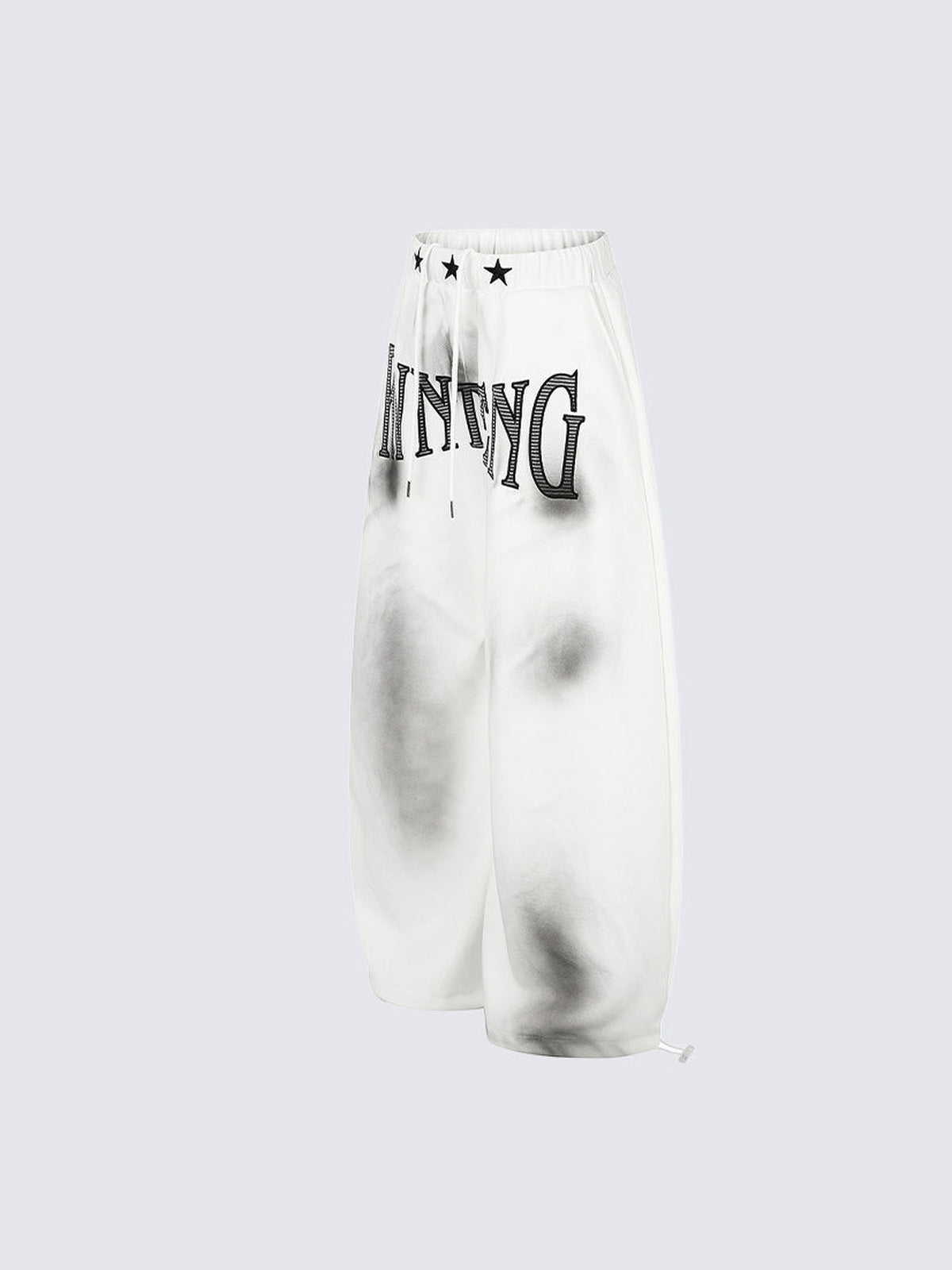 Oversized Jogginghose mit verblasstem Spray-Print – Weiß, Vorderseite schräg | XoKool