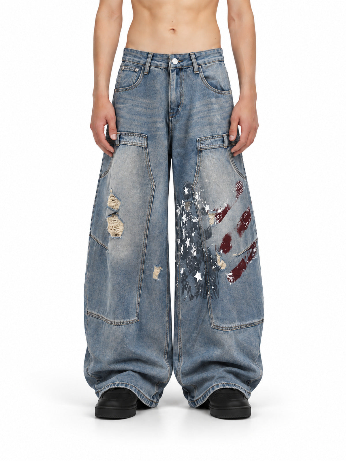 Baggy Jeans mit Farbspritzern und Stern-Print – am Model, Vorderseite | XoKool