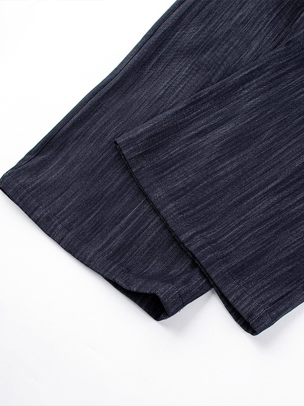 Jeans con pinzas – detalle del bajo | XoKool
