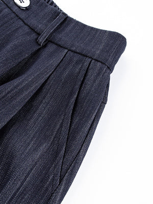Jeans con pinzas – detalle de la cintura y la pinza | XoKool