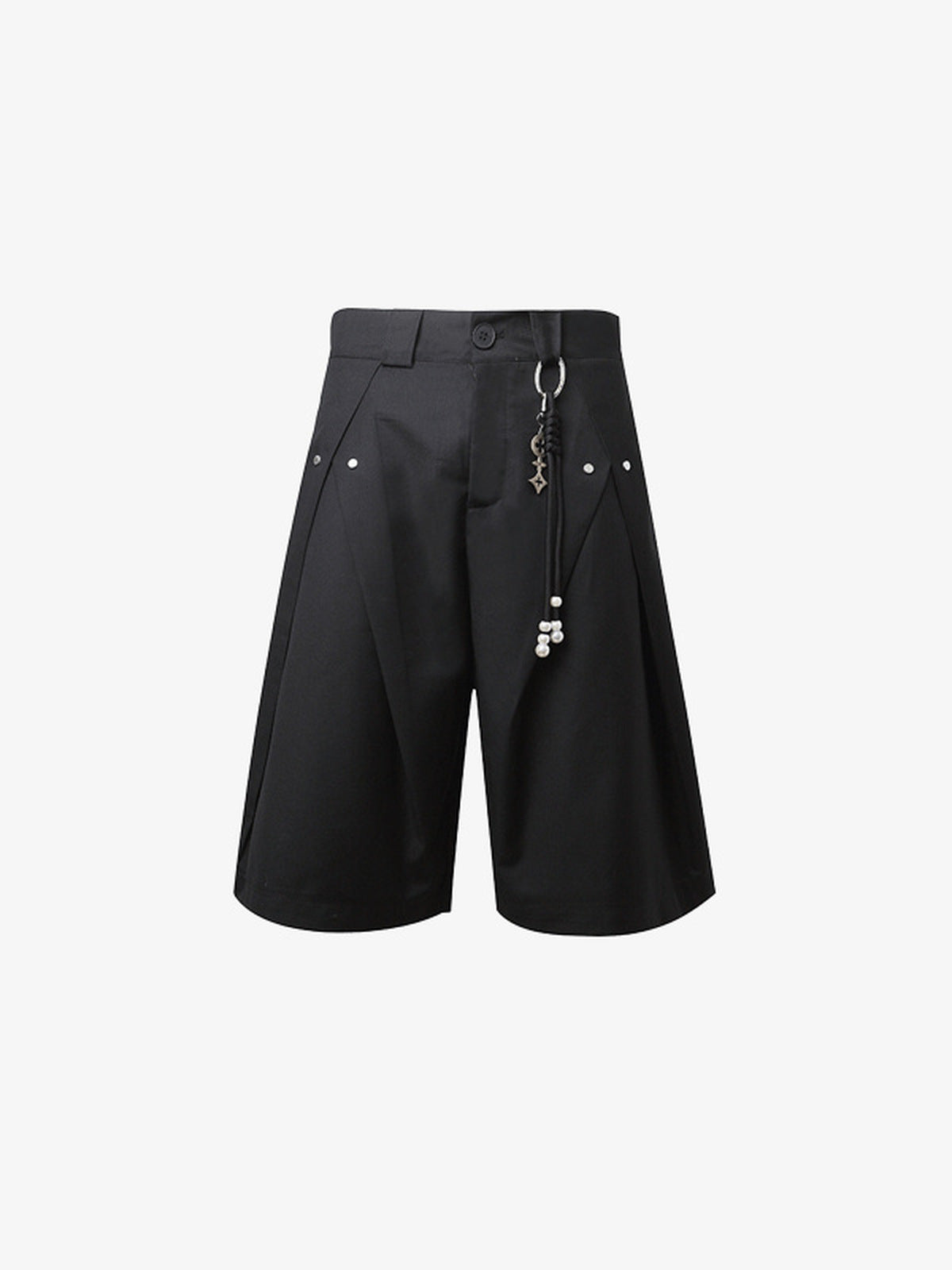 Wide Leg Shorts mit Bundfalten und Ketten-Charm – Schwarz, Vorderseite flach | XoKool