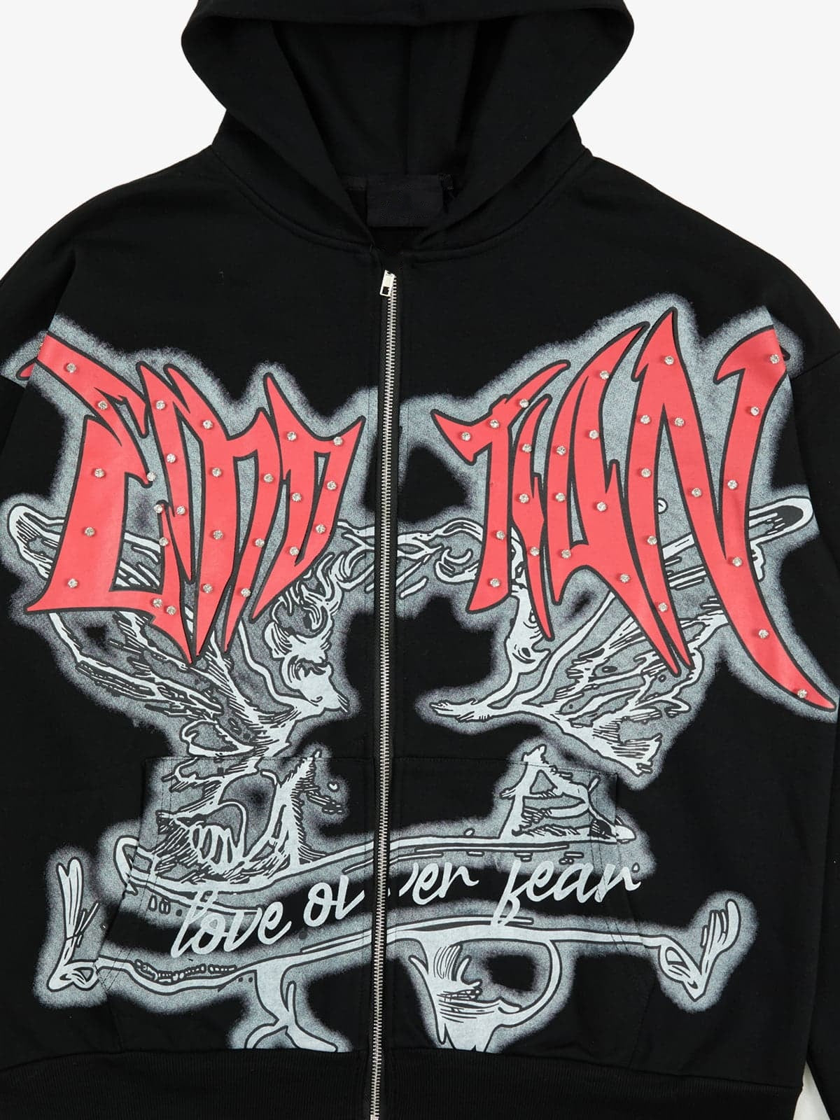 Hoodie gótico con cierre, strass y estampado de calavera – detalle del gráfico frontal | XoKool