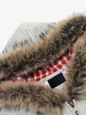 Zip Hoodie mit Fellbesatz – Nahaufnahme von Fellbesatz und Karo-Futter | XoKool