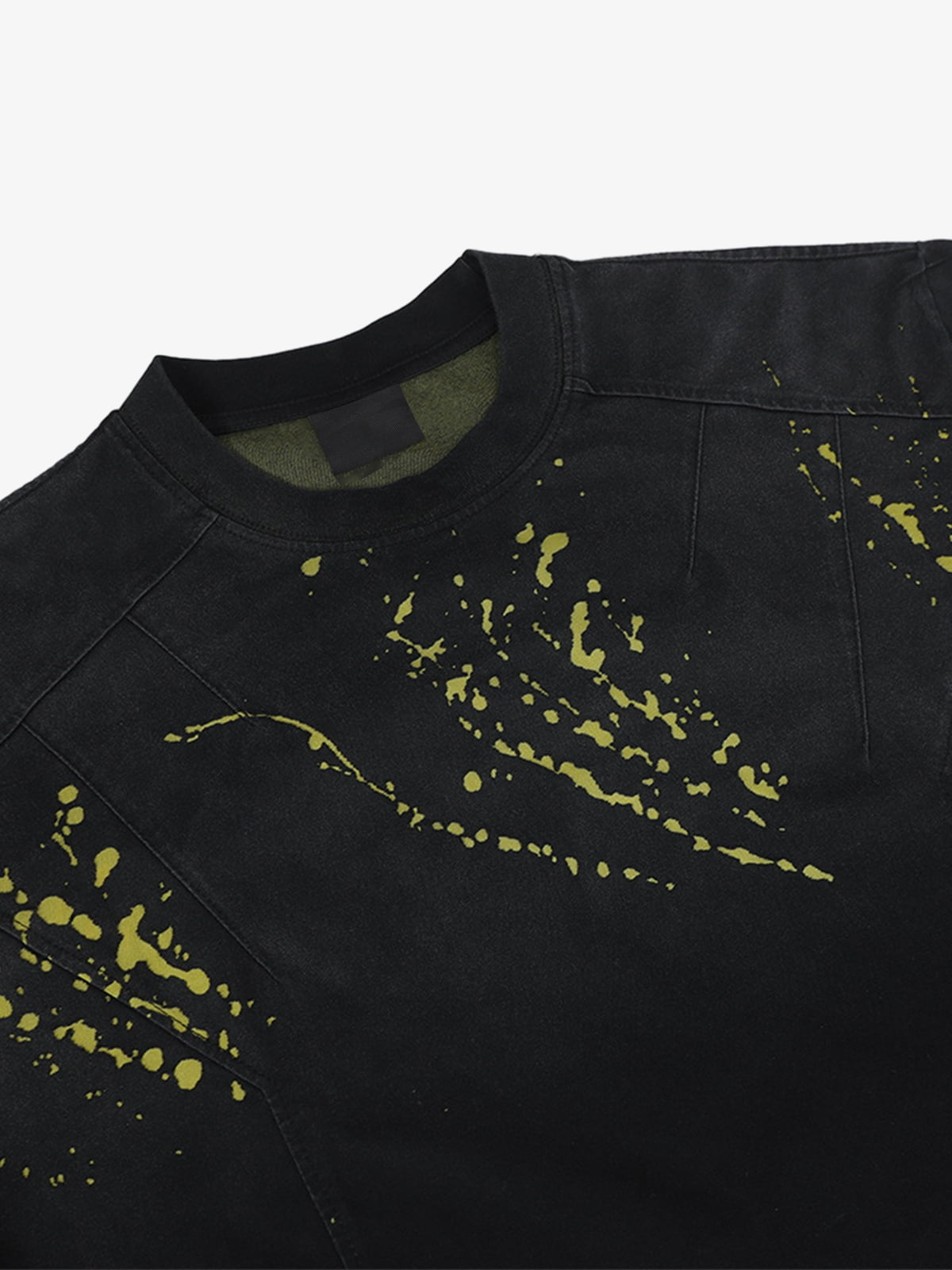 Longsleeve mit Farbspritzern – Nahaufnahme des Kragens | XoKool