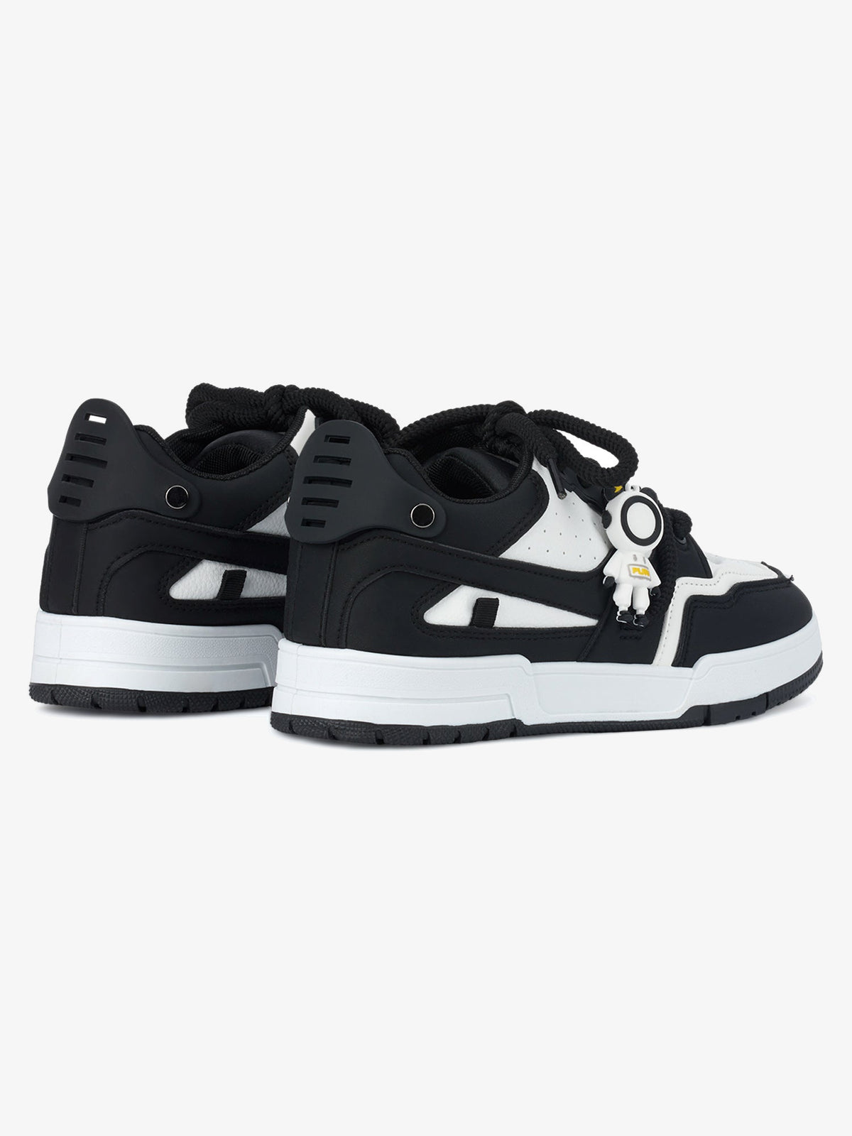 Zapatillas skate con cordones de cuerda – par en Negro, vista trasera 3/4 | XoKool
