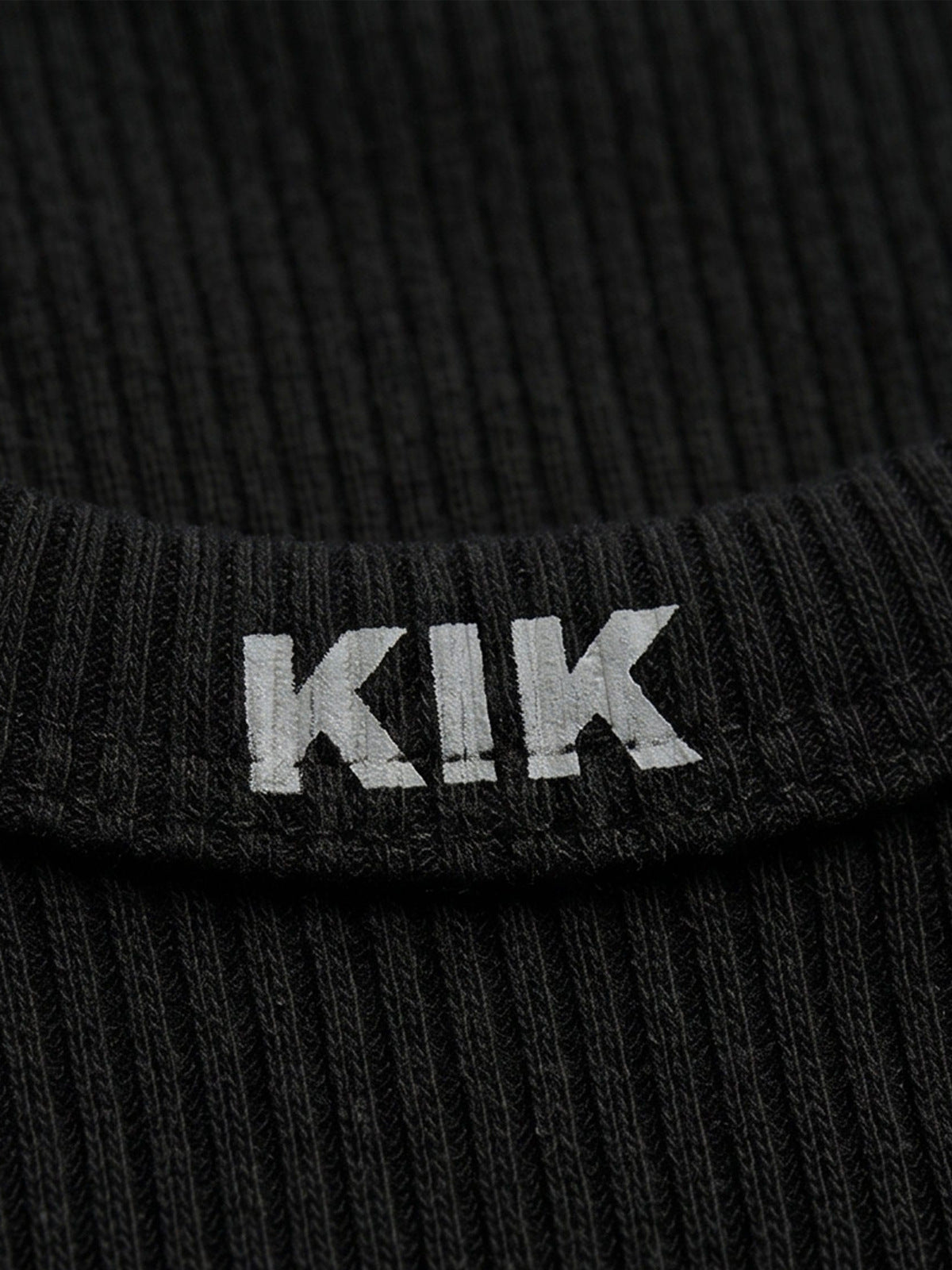 Bolt graphic tank top – detail view | XoKool