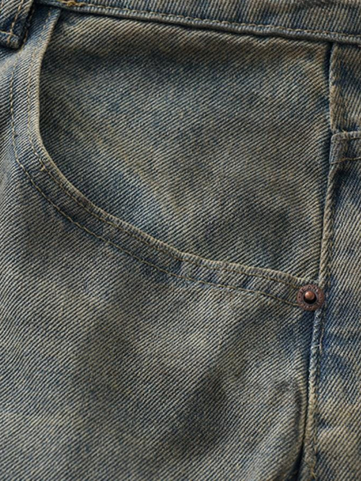 Zerrissene Dirty Wash Jeans – Fronttasche im Detail | XoKool