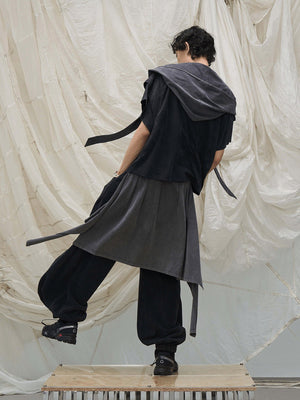 Kurzarm-Hoodie mit Oversized Schal-Kapuze – am Model, Rückansicht | XoKool
