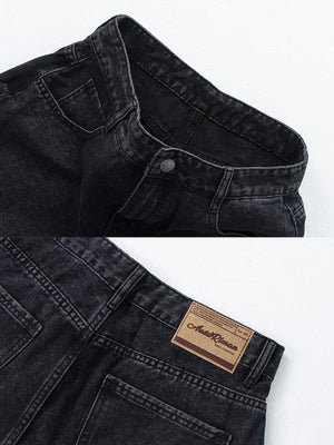Barrel Jeans mit Seitenstreifen – Schwarz, Nahaufnahme Bund und Rückenpatch | XoKool