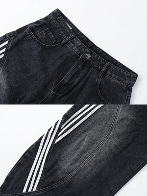 Barrel Jeans mit Seitenstreifen – Schwarz, Nahaufnahme Bund und Streifen | XoKool