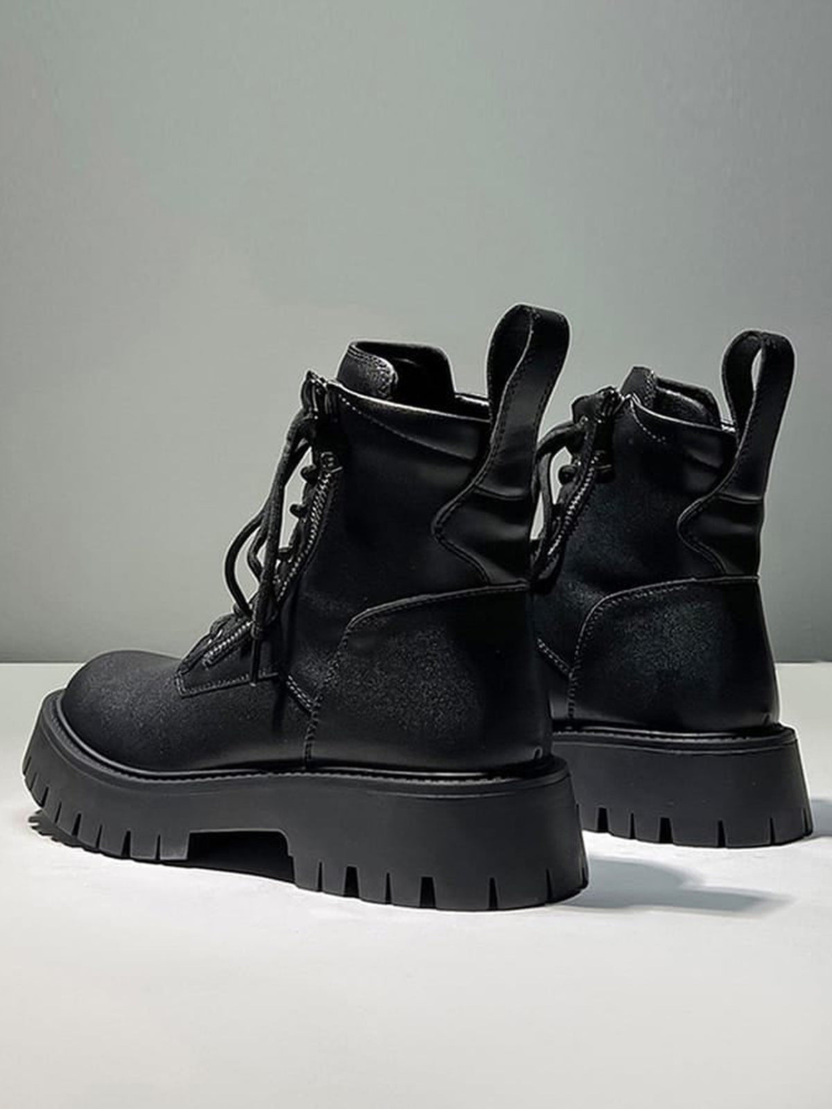 Combat Boots mit Seitenreißverschluss und Schnürung, Chunky – Rückansicht Paar | XoKool