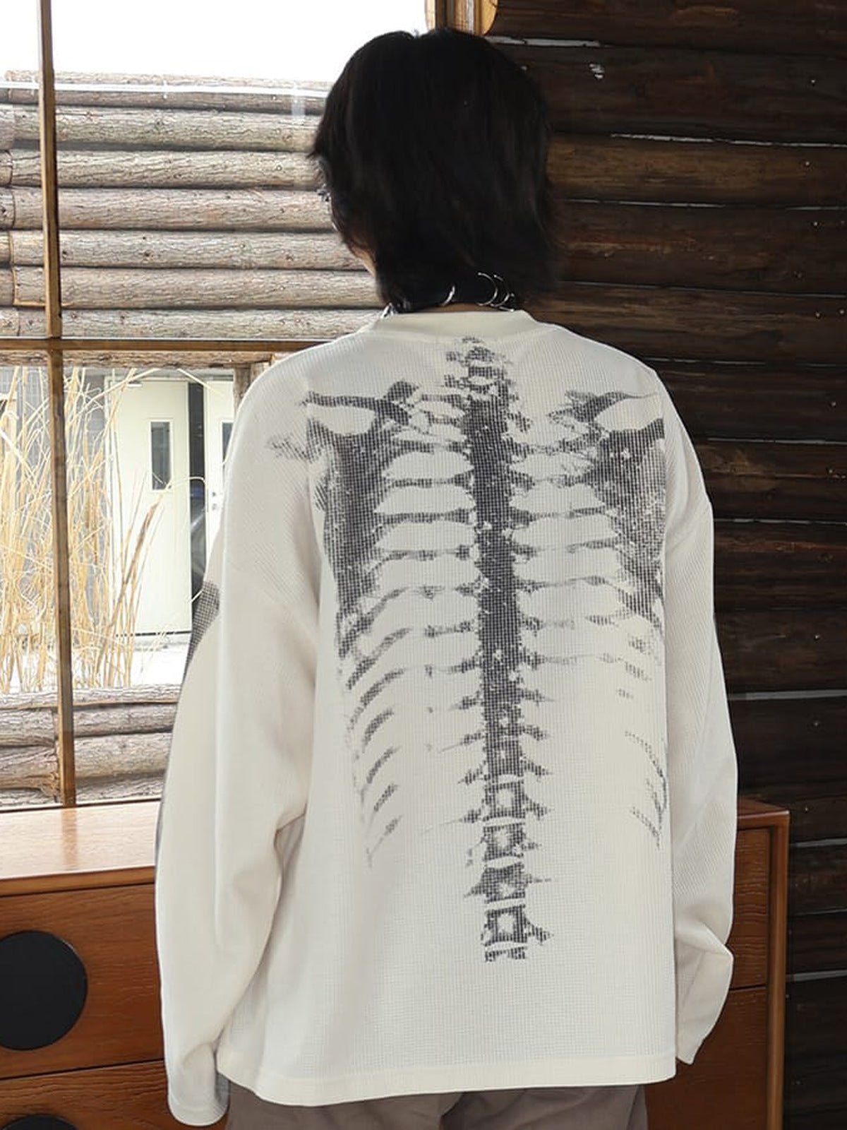Skelett Longsleeve aus Waffelstrick – am Model, Creme, Rückseite | XoKool
