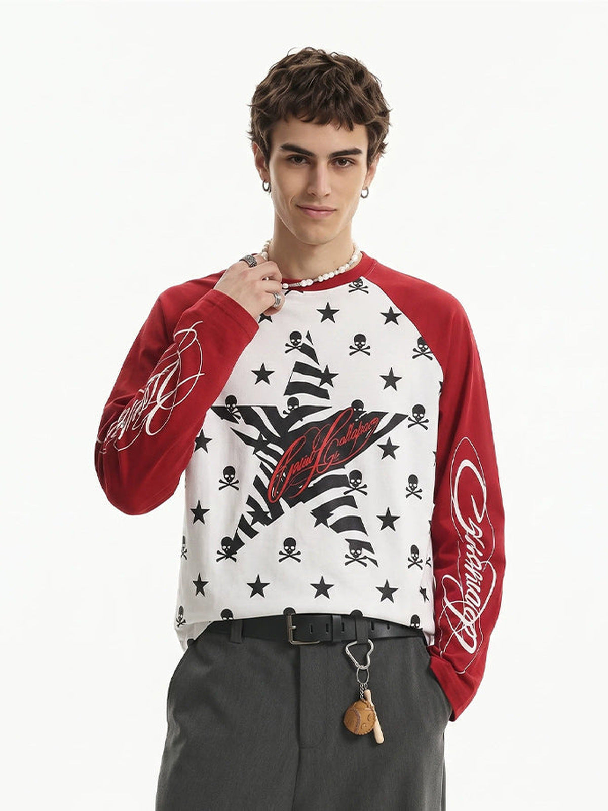 Skull raglan shirt – Red White, on model front | XoKool