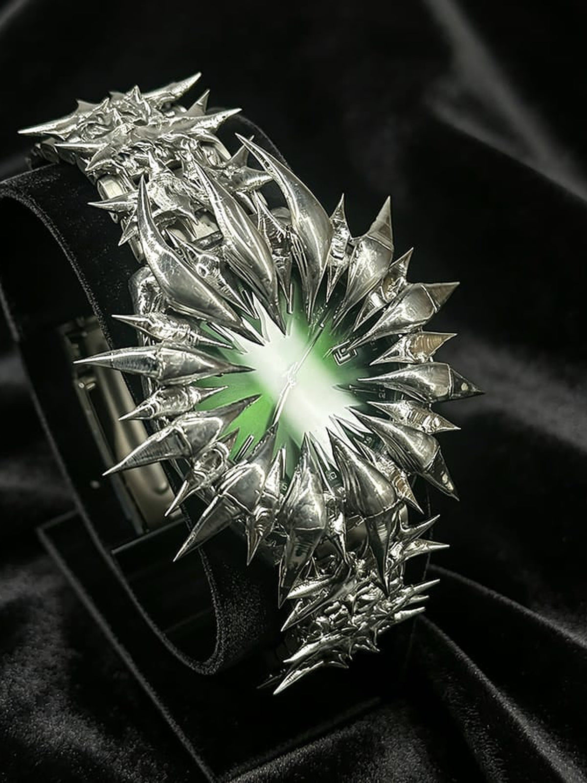 Spiked gothic watch – Green dial on stand | XoKool