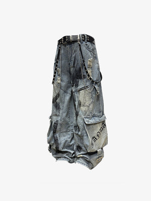 Cargo Jeans mit Spray-Paint-Optik – Blau, seitlich mit Gürtel | XoKool