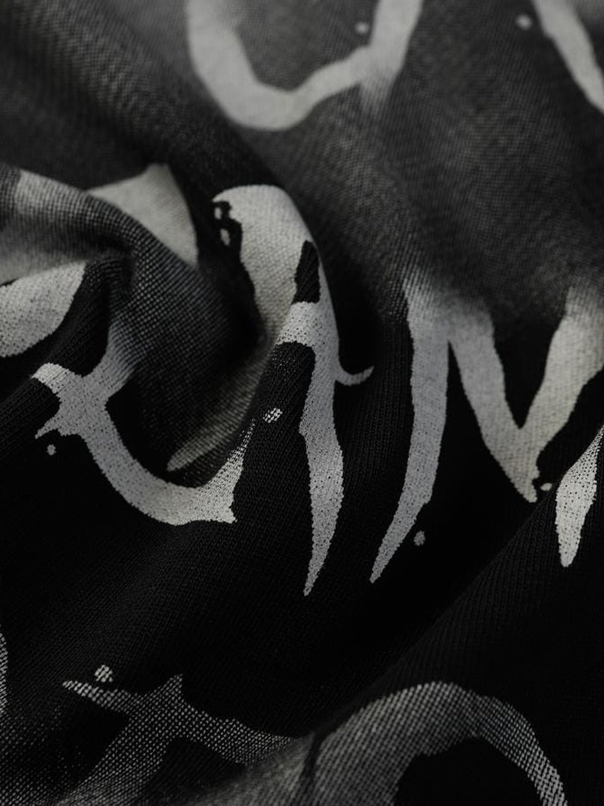 Spray Paint Sweatshirt – Schwarz, Print, Nahaufnahme | XoKool
