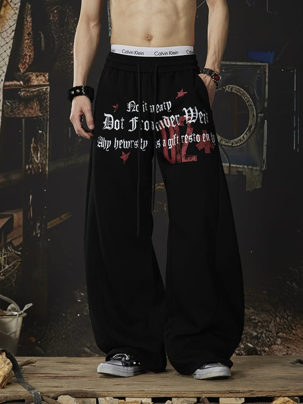 Graphic sweatpants – Black, on model front | XoKool