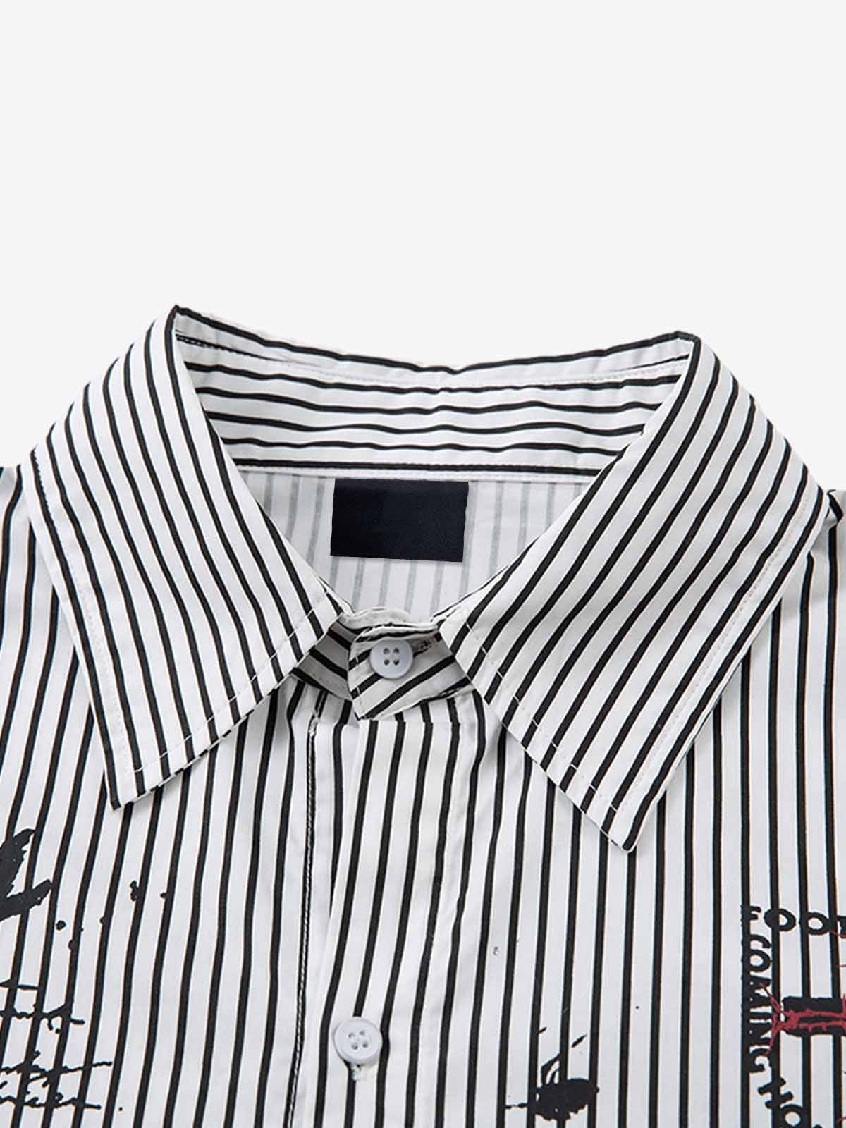 Camisa de raya diplomática con capas y estampado de salpicaduras – detalle del cuello | XoKool
