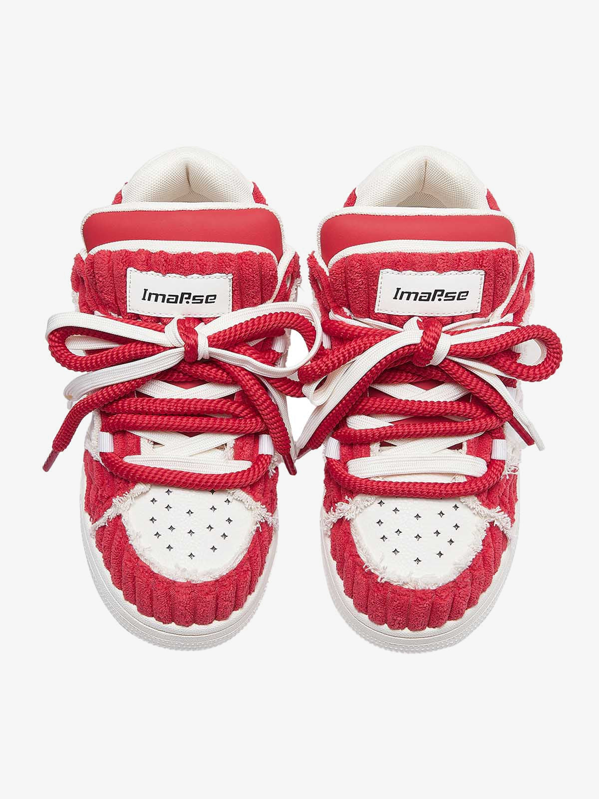 Rot-weiße Skate Sneaker aus Cord mit dicken Schnürsenkeln – Draufsicht | XoKool