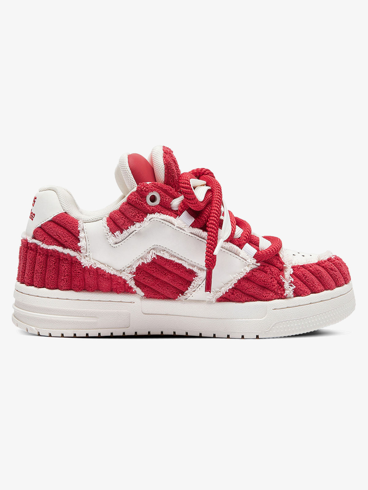 Rote Cord-Sneaker – Seitenansicht | XoKool