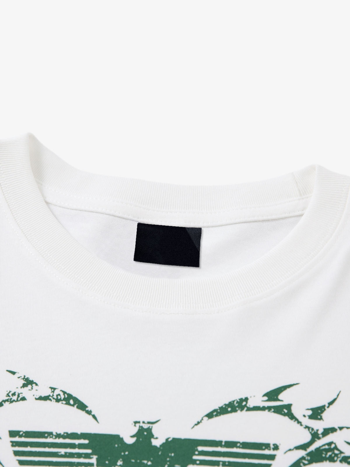 Longsleeve mit Tribal-Print – Nahaufnahme des inneren Ausschnitts | XoKool
