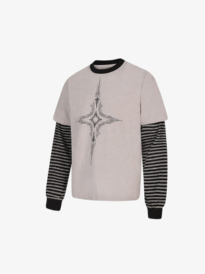 Layered T-Shirt mit gestreiften Ärmeln und Gothic-Stern-Print – Beige, schräg von vorne | XoKool