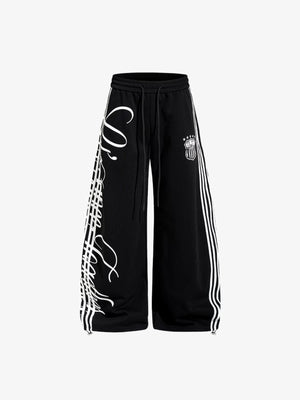 Gestreifte Wide Leg Jogginghose mit Schriftzug-Print – Schwarz, Vorderansicht | XoKool
