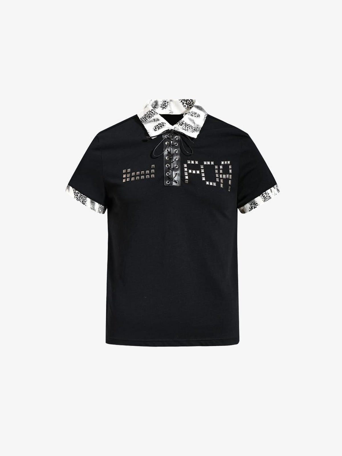 Poloshirt mit Nieten, Schnürung und Leopardenmuster-Kragen – Schwarz, Vorderansicht | XoKool