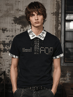 Polo con tachuelas y cordones con cuello de estampado de leopardo – negro, en modelo, frente | XoKool