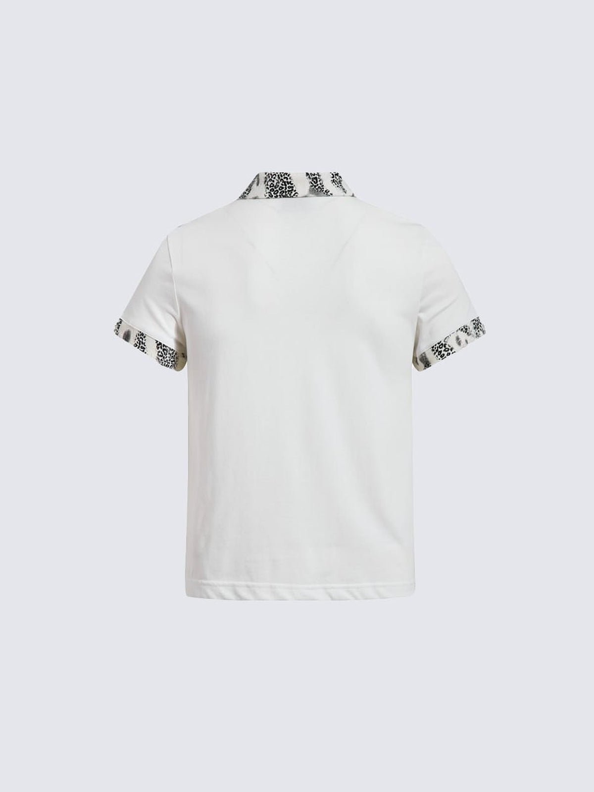 Polo con tachuelas – Blanco, vista trasera | XoKool
