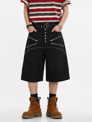 Wide Leg Shorts mit Nieten und Reißverschluss-Details – Schwarz, am Model vorne | XoKool