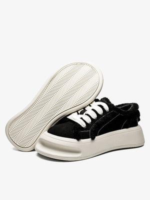 Tenis negros con plataforma y ribete peludo – par con suela | XoKool