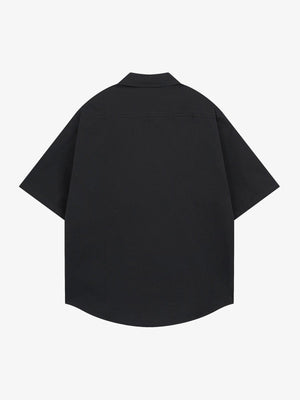Camisa boxy de manga corta con botones y estampado del número 56 – Negro, vista trasera | XoKool