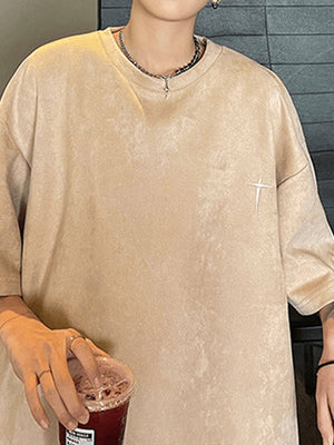 Suede-look cross tee – Taupe/beige, on model, front | XoKool
