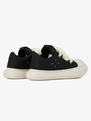 Zapatillas chunky big toe – Par negro, vista trasera en ángulo | XoKool