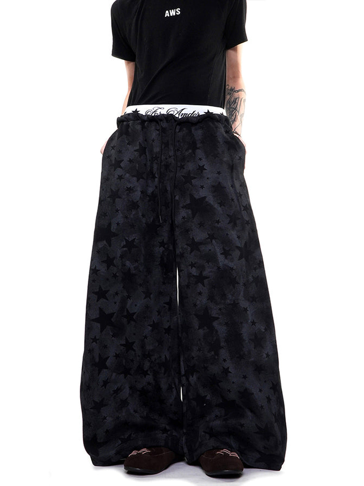 Tonal Star Wide Leg Balloon Sweatpants – Black, on model front (no script) | XoKool