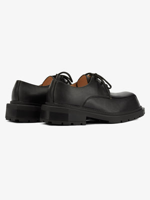 Chunky Derby Schuhe – Schwarz, Paar von der Seite | XoKool