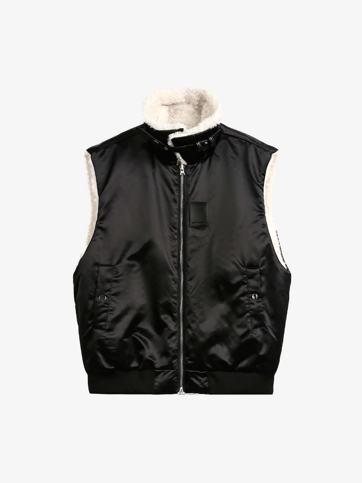 Chaleco sherpa reversible en crema y negro – Lado negro, frente | XoKool