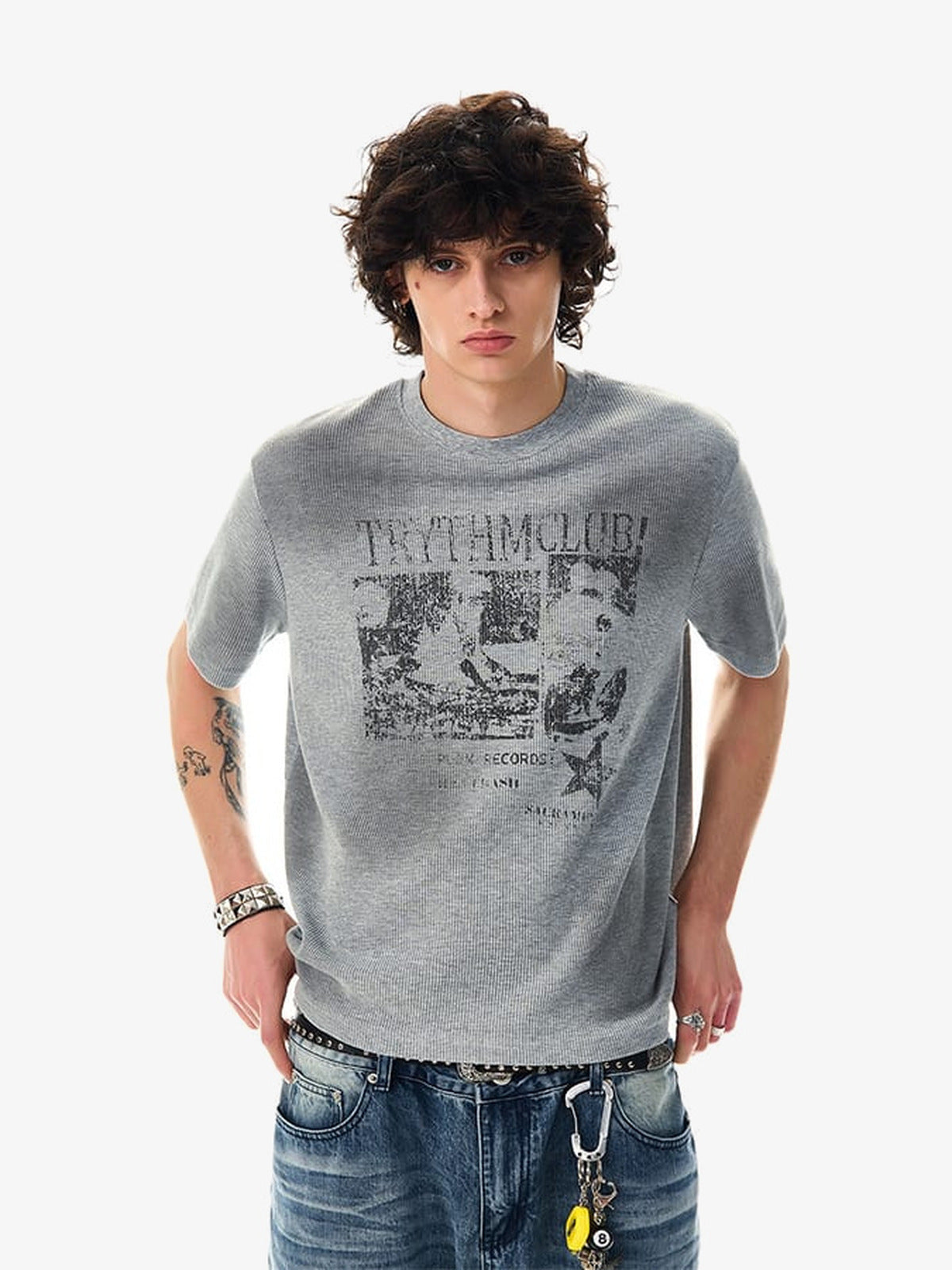 Waffle photo tee – Grey, on model front | XoKool