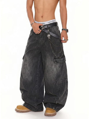 Cargohose mit Reißverschluss am Saum – Schwarz, am Model von der Seite | XoKool